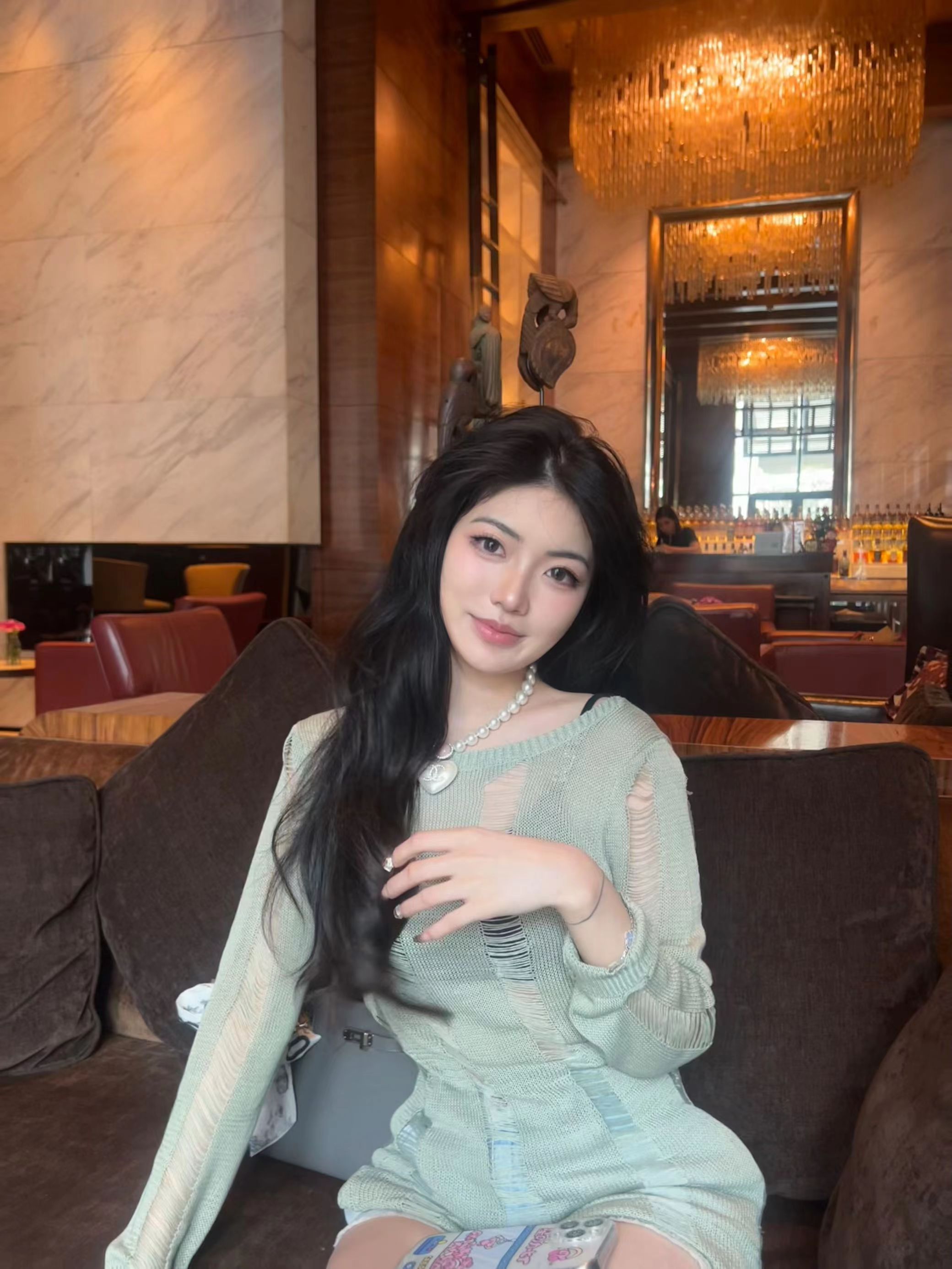 伪装成爱的供养：当依附被包装成浪漫，独立就成了最不值钱的品质